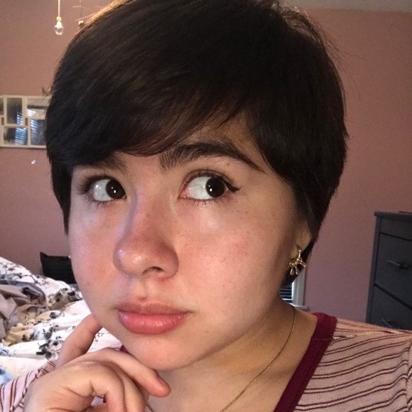 Meet your Posher, Ayleen - Picture 2 of 2